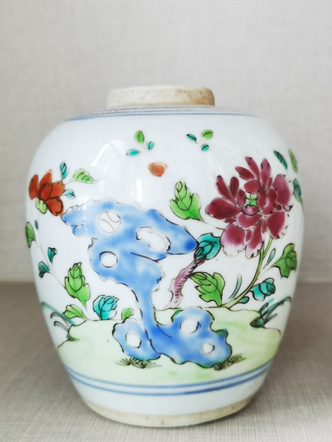 古玩陶瓷粉彩洞石花卉紋罐拍賣,當前價格5000元