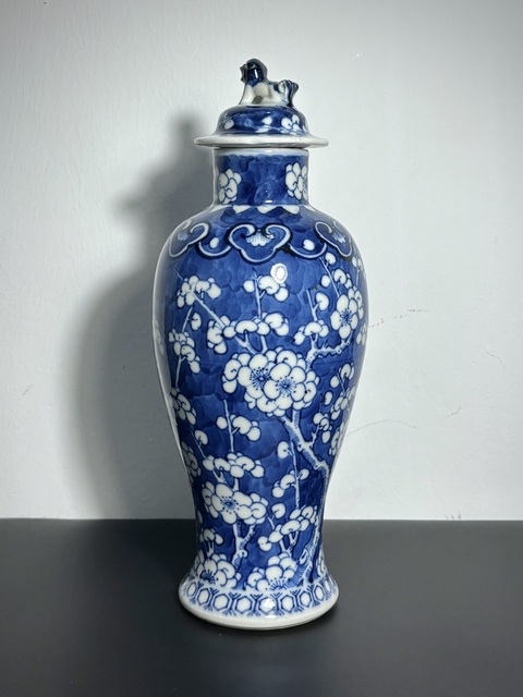 古玩陶瓷清光緒·青花留白冰梅圖將軍瓶(滿工細(xì)路)拍賣,當(dāng)前價(jià)格5500元