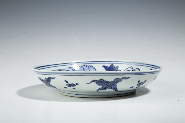 古玩陶瓷青花洞石花卉紋盤 真品鑒賞圖