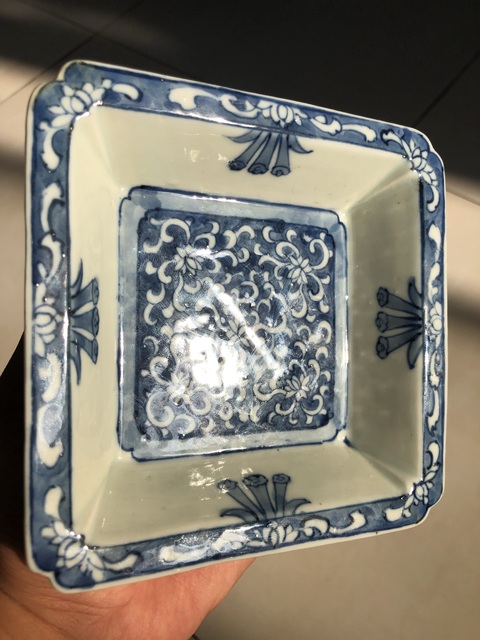 古玩陶瓷青花蓮花紋四方倭角盤拍賣，當前價格1500元