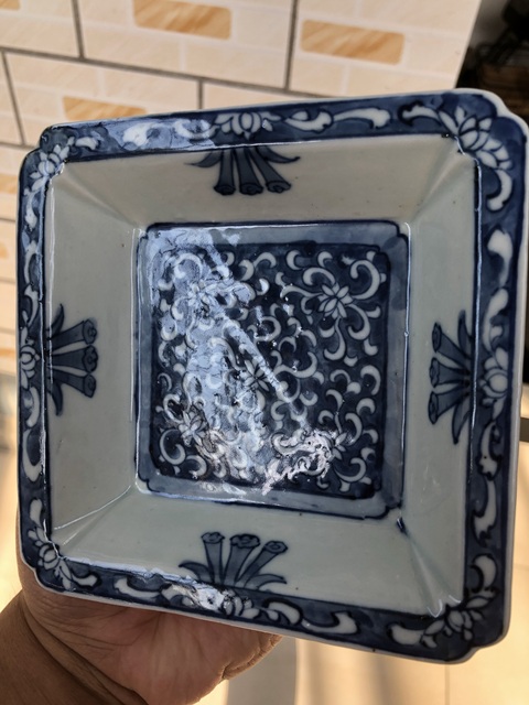 古玩陶瓷青花蓮花紋四方倭角盤拍賣，當前價格1500元