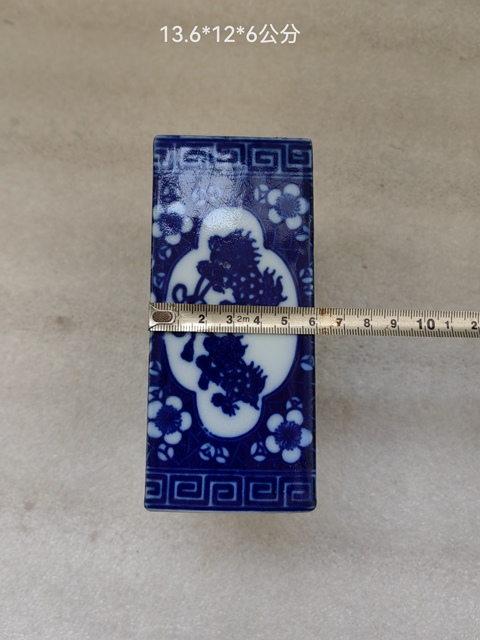 古玩陶瓷青花獅子繡球圖脈枕拍賣,當前價格450元