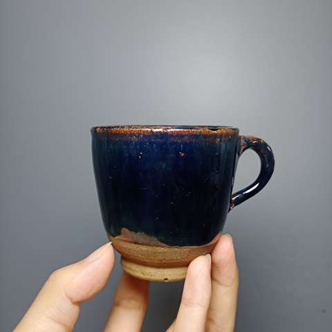 古玩陶瓷清乾隆，窯變把杯罕見款1260拍賣，當前價格1260元