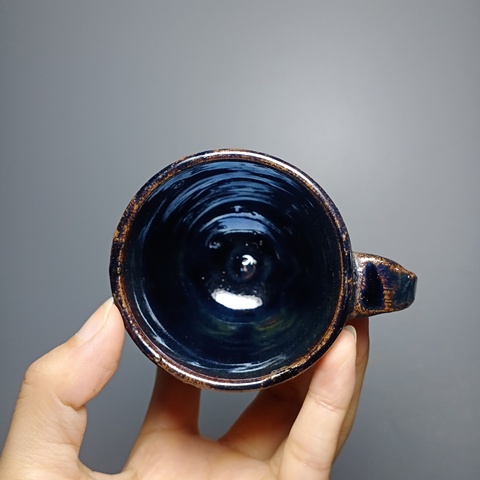古玩陶瓷清乾隆，窯變把杯罕見款1260拍賣，當前價格1260元