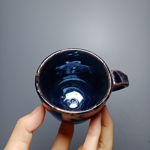 古玩陶瓷清乾隆，窯變把杯罕見款1260拍賣，當前價格1260元