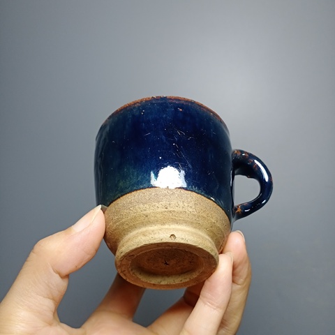 古玩陶瓷清乾隆，窯變把杯罕見款1260拍賣，當前價格1260元