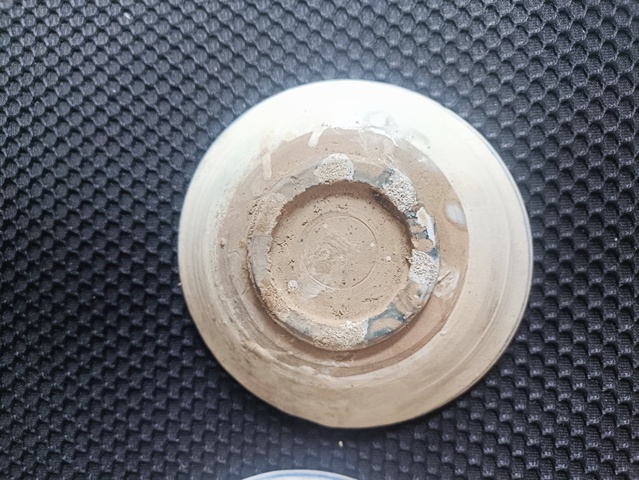 古玩陶瓷明末清初花卉紋盤拍賣，當前價格50元