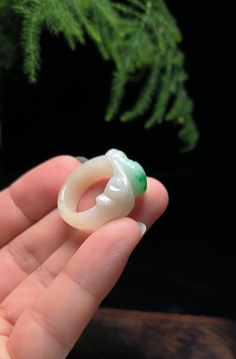 古玩玉器清代天然翡翠戒指指環(huán)拍賣，當(dāng)前價(jià)格4500元