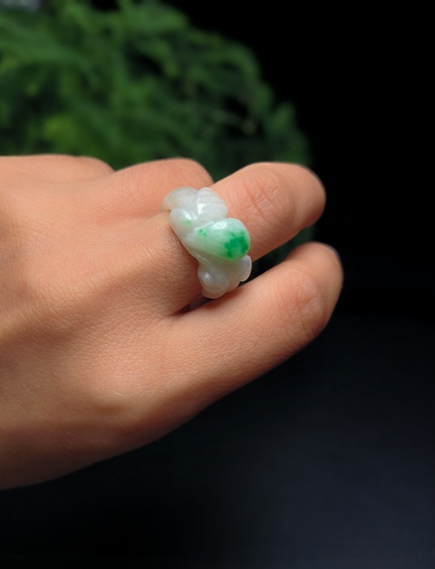 古玩玉器清代天然翡翠戒指指環(huán)拍賣，當(dāng)前價(jià)格4500元