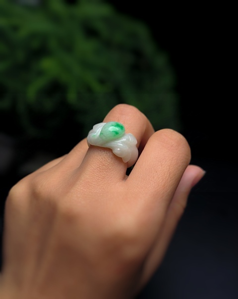 古玩玉器清代天然翡翠戒指指環(huán)拍賣，當(dāng)前價(jià)格4500元