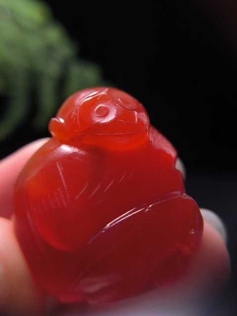 古玩玉器清代通天孔紅瑪瑙“猴墜”拍賣，當(dāng)前價(jià)格2200元