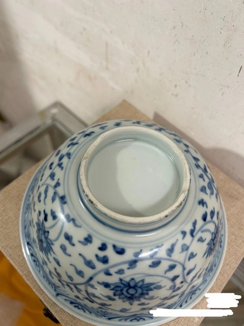 古玩陶瓷青花纏枝花卉紋碗真品鑒賞圖