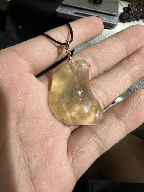 古玩玉器【隕石系列】玻璃隕石吊墜 世界上最純凈的天然玻璃)拍賣,當前價格0元