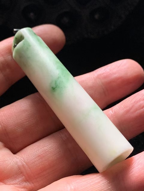 古玩玉器清代獨山玉雕“素紋翎管”拍賣,當前價格3800元