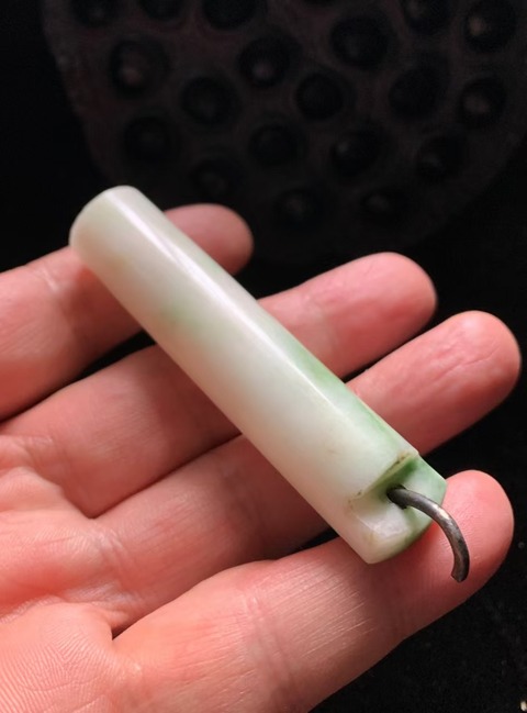古玩玉器清代獨山玉雕“素紋翎管”拍賣,當前價格3800元