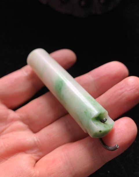 古玩玉器清代獨山玉雕“素紋翎管”拍賣,當前價格3800元