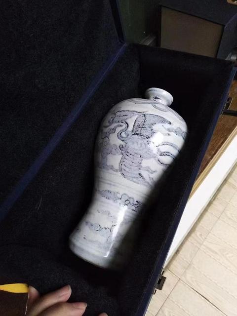 古玩陶瓷明正德青花鳳紋梅瓶拍賣,當(dāng)前價格38000元