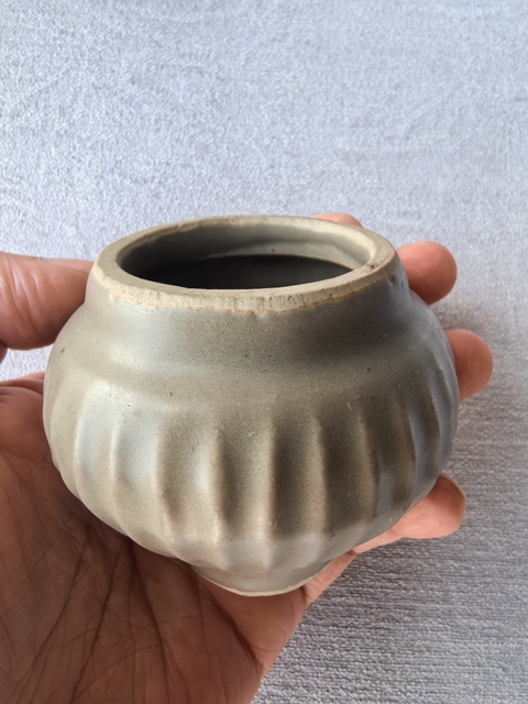 古玩陶瓷元代龍泉青瓷瓜楞罐拍賣,當前價格8888元