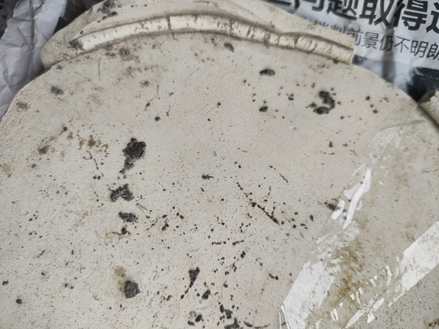 古玩陶瓷定窯白釉刻花瓷枕標(biāo)本拍賣，當(dāng)前價(jià)格1800元