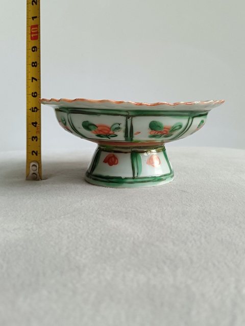 古玩陶瓷五彩花卉紋高足貢盤拍賣，當前價格688元