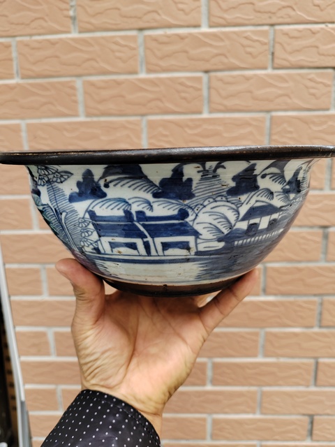 古玩陶瓷清道光時(shí)期青花山水人物香爐拍賣(mài),當(dāng)前價(jià)格1799元