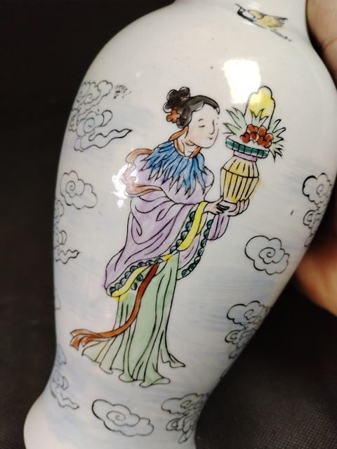 古玩陶瓷(全品)解放初1980年粉彩仙女散花仕女人物水觀音瓶拍賣,當前價格109元