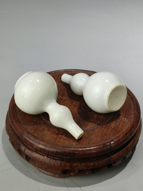 古玩陶瓷（精品文房擺件）清康熙·白釉葫蘆瓶·一對拍賣，當(dāng)前價(jià)格1488元
