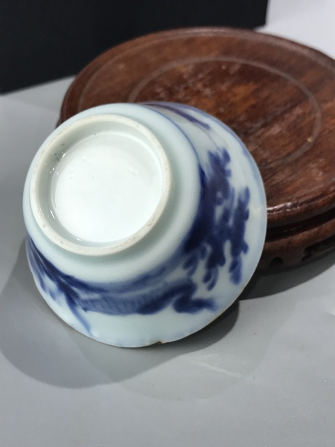 古玩陶瓷(精品品茗杯)清康熙·青花飛鳴食宿品茗杯拍賣,當前價格408元