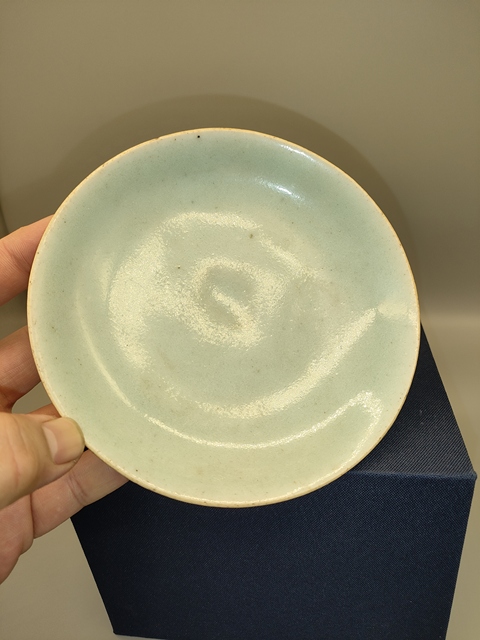 古玩陶瓷清中期官窯款豆青釉盤拍賣,當前價格680元