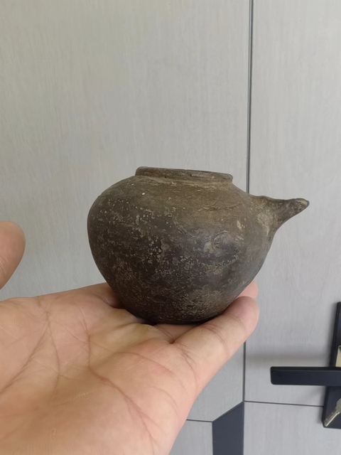 古玩陶瓷褐釉水滴拍賣,當前價格111元
