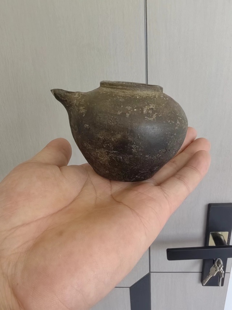 古玩陶瓷褐釉水滴拍賣,當前價格111元