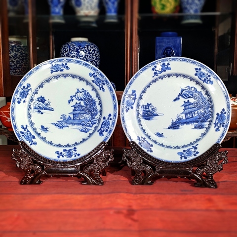 古玩陶瓷【放漏撿漏佳士得精品一對】乾隆青花山水高士泛舟圖大盤盤拍賣，當前價格8180元