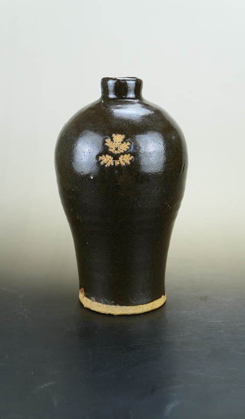 古玩陶瓷精品:明清吉州窯系黑釉刻花梅瓶拍賣，當前價格666元