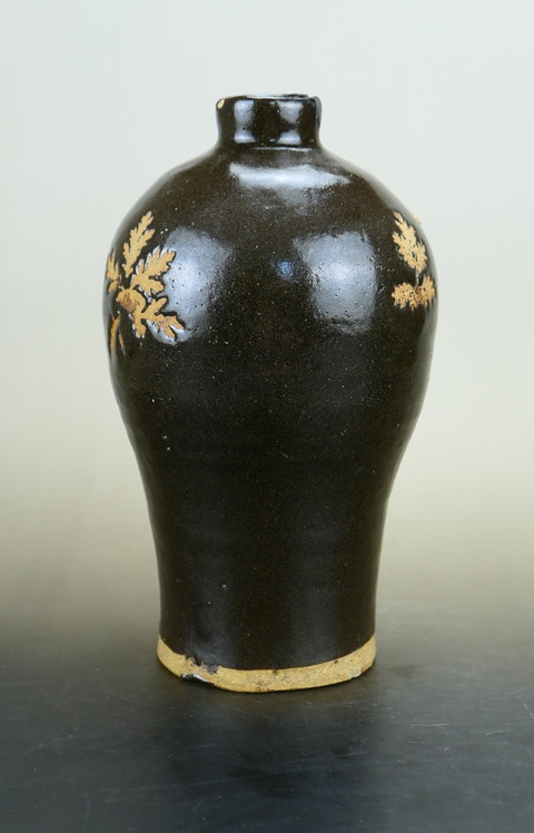 古玩陶瓷精品:明清吉州窯系黑釉刻花梅瓶拍賣，當前價格666元