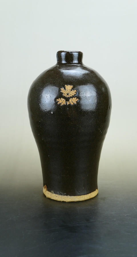 古玩陶瓷精品:明清吉州窯系黑釉刻花梅瓶拍賣，當前價格666元