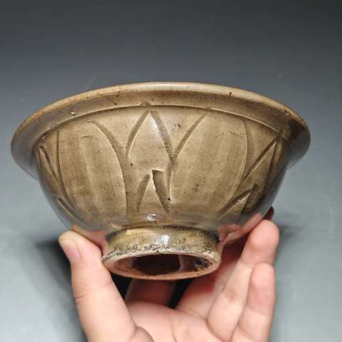 古玩陶瓷耀州窯姜黃釉蓮瓣紋茶盞拍賣,當前價格1000元