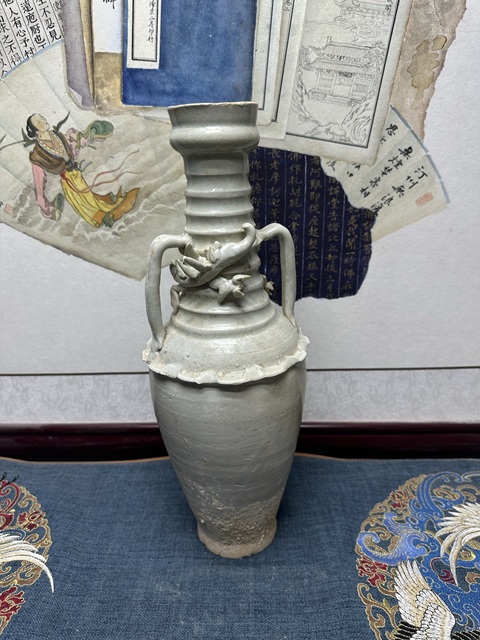 古玩陶瓷宋·影青釉堆塑龍紋瓶拍賣，當前價格1980元