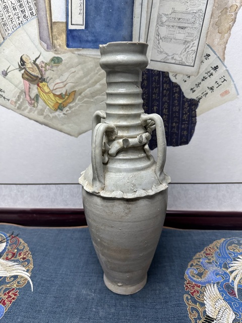 古玩陶瓷宋·影青釉堆塑龍紋瓶拍賣，當前價格1980元