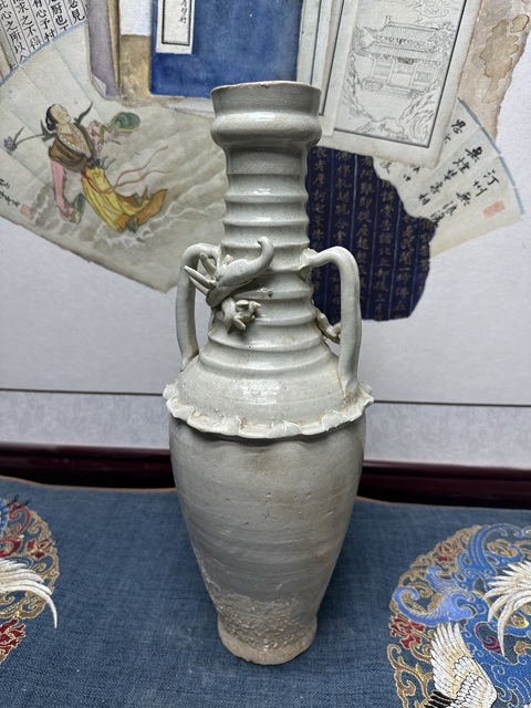 古玩陶瓷宋·影青釉堆塑龍紋瓶拍賣，當前價格1980元