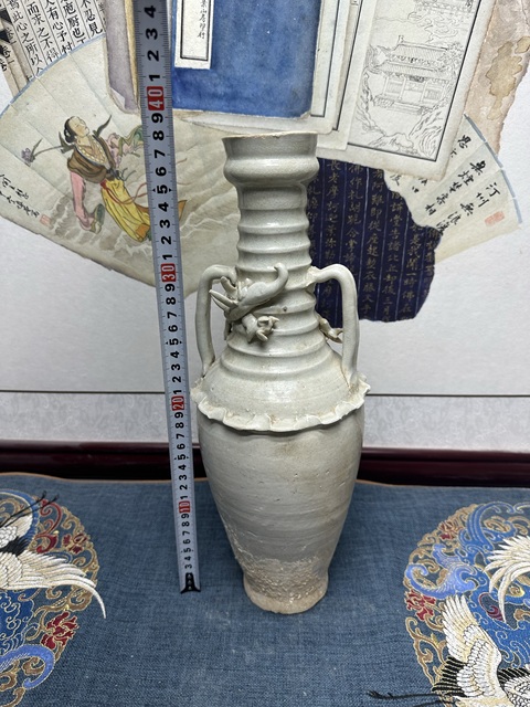 古玩陶瓷宋·影青釉堆塑龍紋瓶拍賣，當前價格1980元