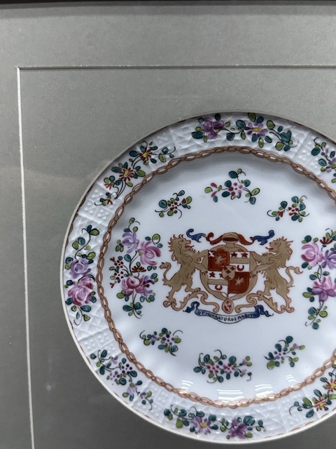 古玩陶瓷晚清民國精品獅子徽章瓷掛盤拍賣，當前價格890元