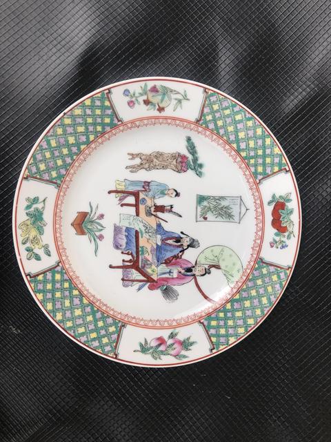 古玩陶瓷解放初期.人物紋彩繪大盤(大清乾隆年制款)拍賣,當前價格0元