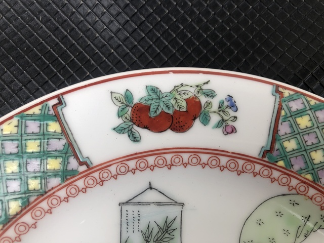古玩陶瓷解放初期.人物紋彩繪大盤(大清乾隆年制款)拍賣,當前價格0元