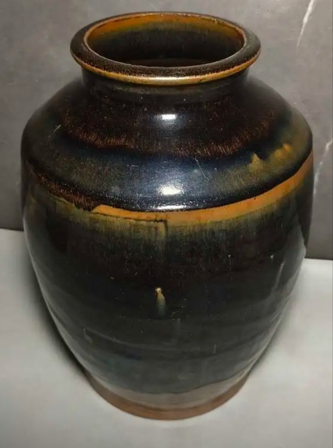 古玩陶瓷精美明代黑褐釉大罐拍賣,當(dāng)前價格200元