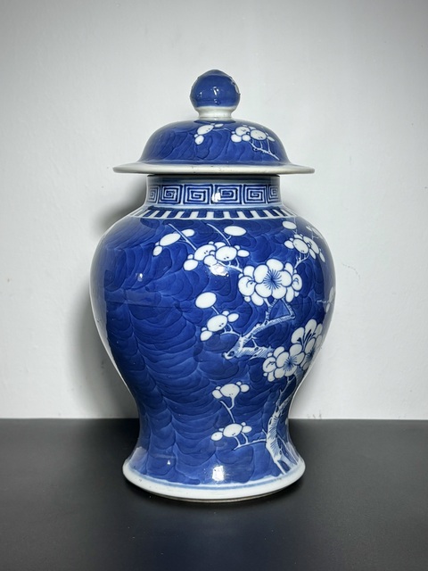 古玩陶瓷清光緒·青花留白冰梅圖將軍罐(細路)拍賣,當前價格2500元