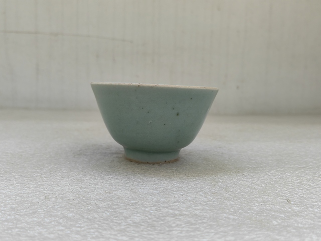 古玩陶瓷豆青釉仰鐘杯拍賣，當前價格550元