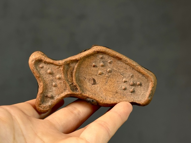 古玩陶瓷鯉魚水注拍賣,當前價格588元