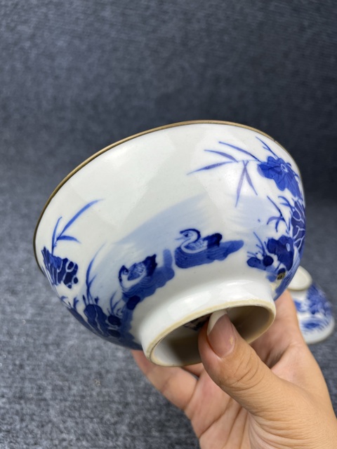 古玩陶瓷青花蓮池鴛鴦紋蓋碗拍賣,當(dāng)前價(jià)格2888元