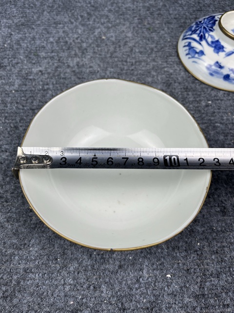 古玩陶瓷青花蓮池鴛鴦紋蓋碗拍賣,當(dāng)前價(jià)格2888元