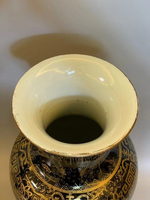 古玩陶瓷清代烏金釉描金十八羅漢觀音瓶拍賣，當前價格35000元